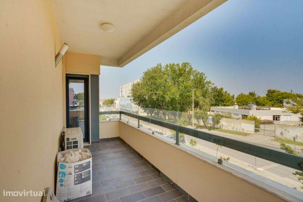 T4 de Luxo remodelado com 225 m², 2 Parqueamentos e Excelente Local...-7