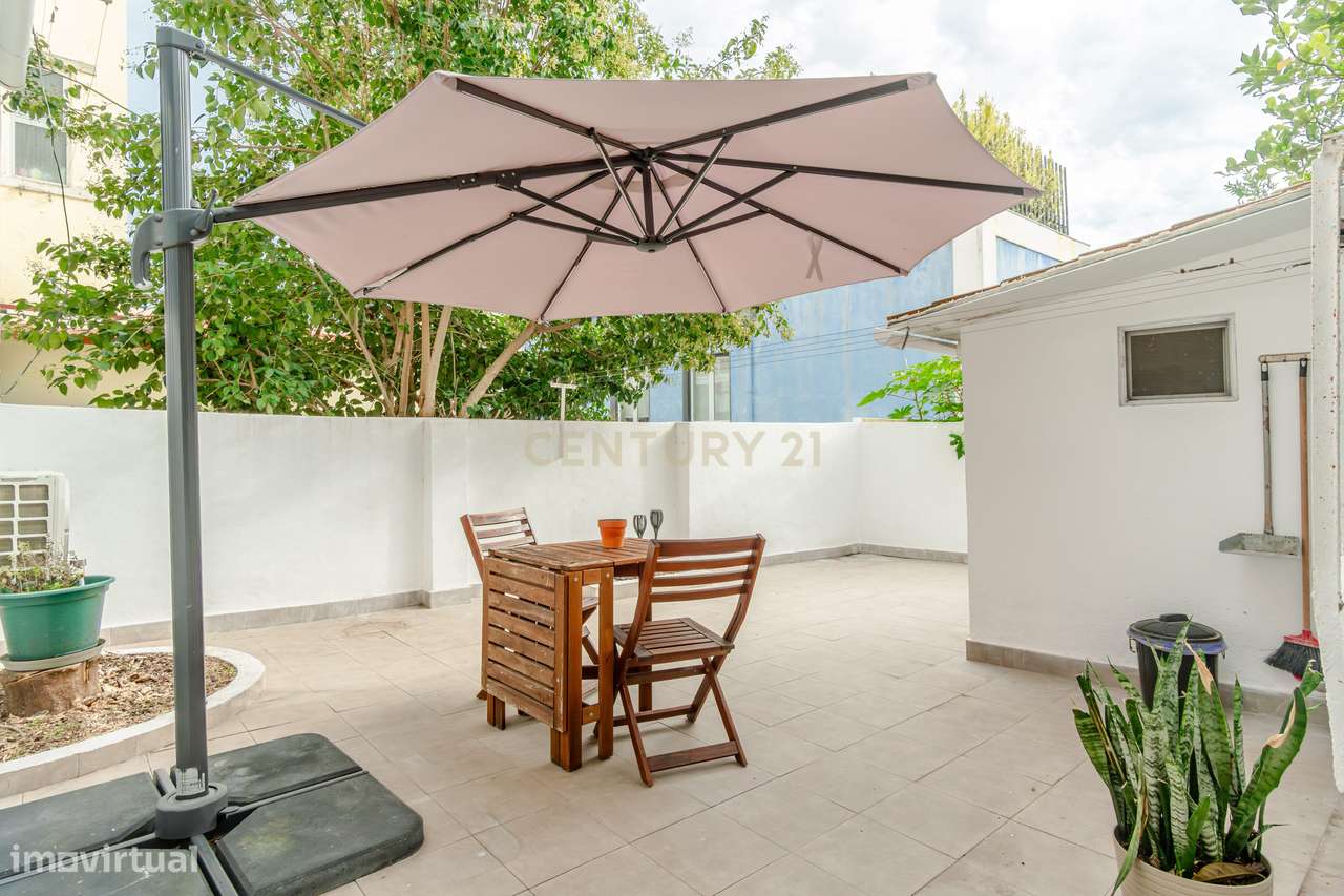T1 Renovado com Terraço na Ajuda, Lisboa-4