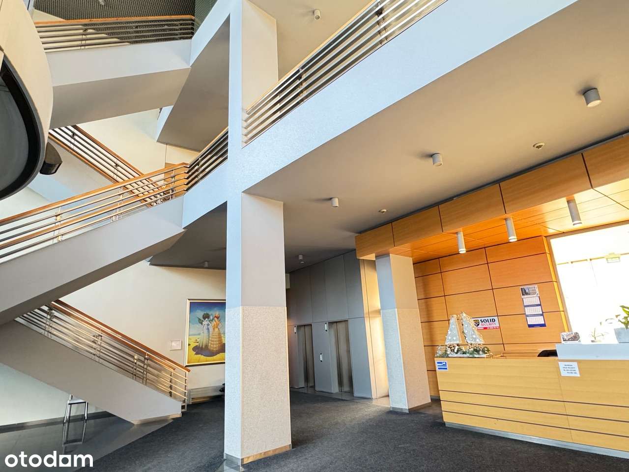 Reprezentacyjny obiekt biurowo - mieszkalny, znakomita lokalizacja.-16