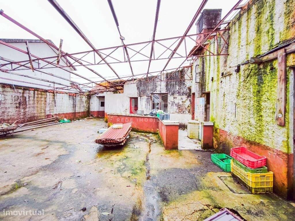 Moradia T2+1 para restauro a 10min Aveiro-5