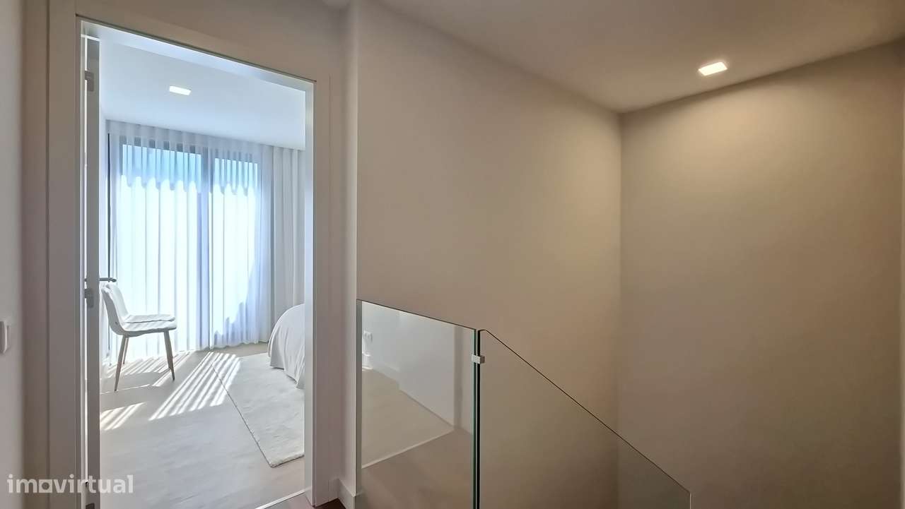 Apartamento semi-novo duplex com 2 quartos em Aveiro-16