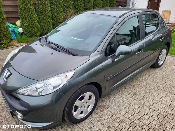 Peugeot 207 1.4 16V Trendy - 10