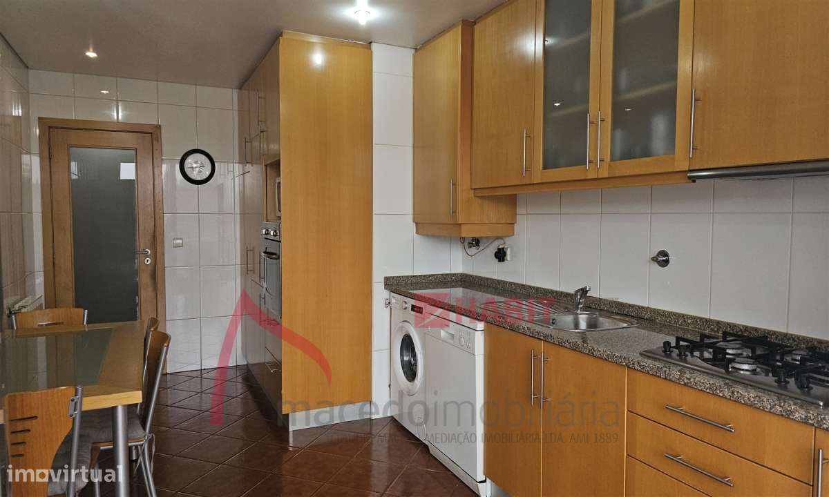 Apartamento T3 com 2 frentes e varandas em Ferreiros – Braga  O Seu Ap-37