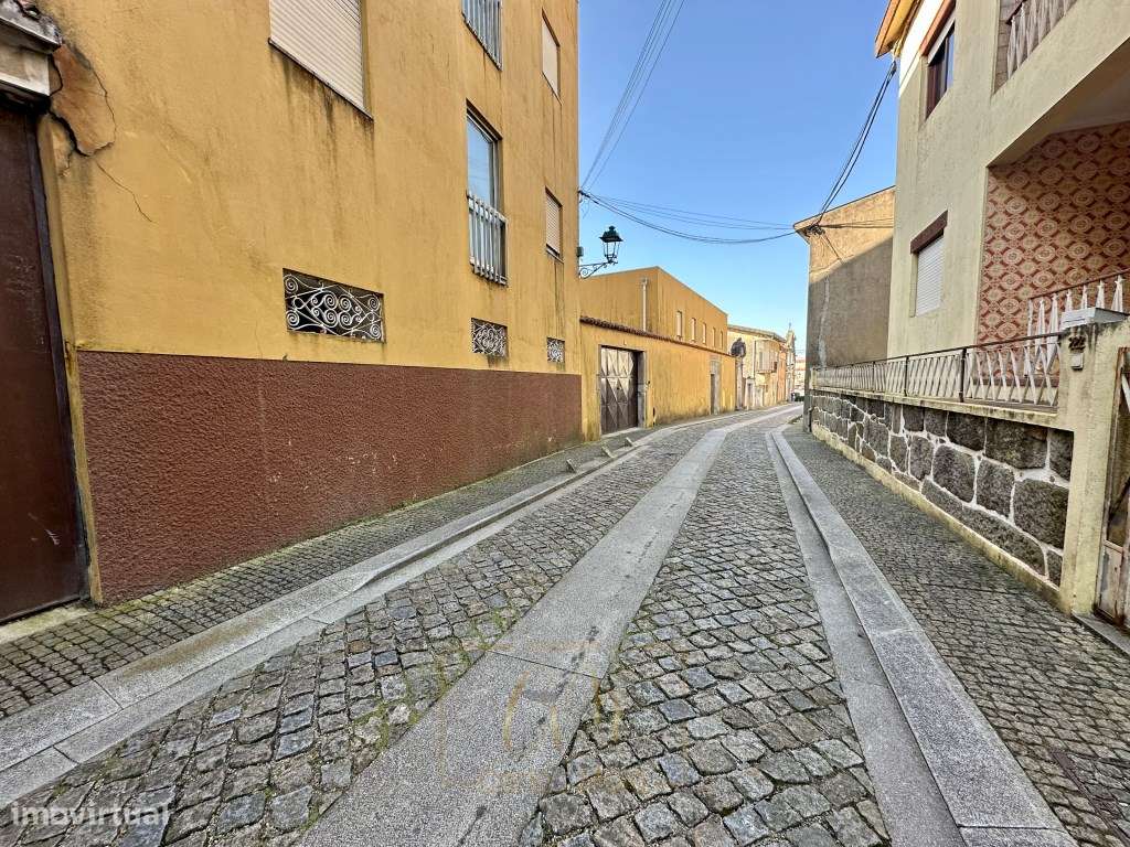 Moradia T4 c/Garagem junto ao rio-32