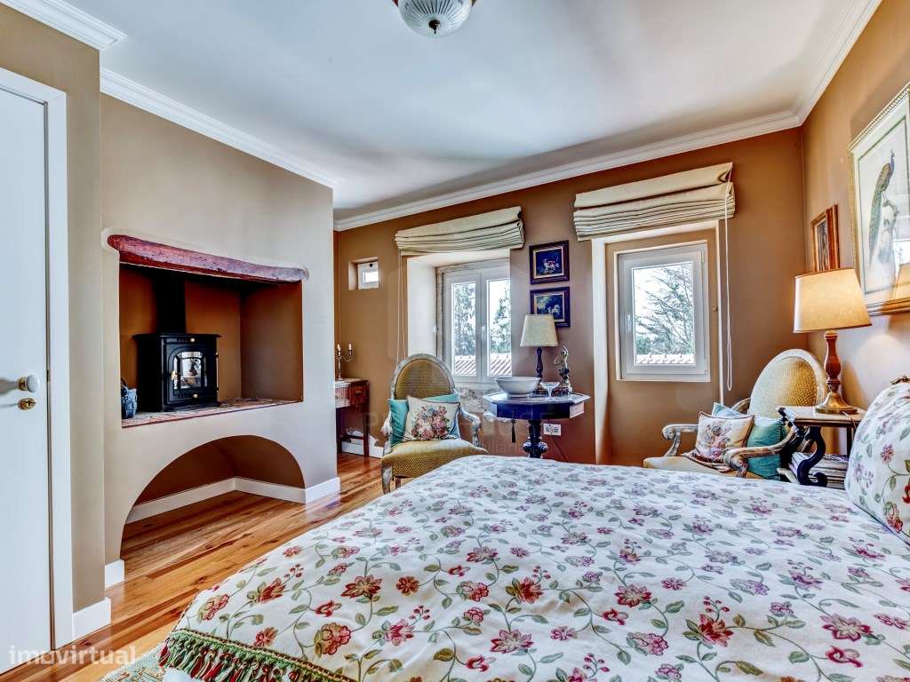 Moradia T4+1 no Centro da Vila Nogueira de Azeitão-22