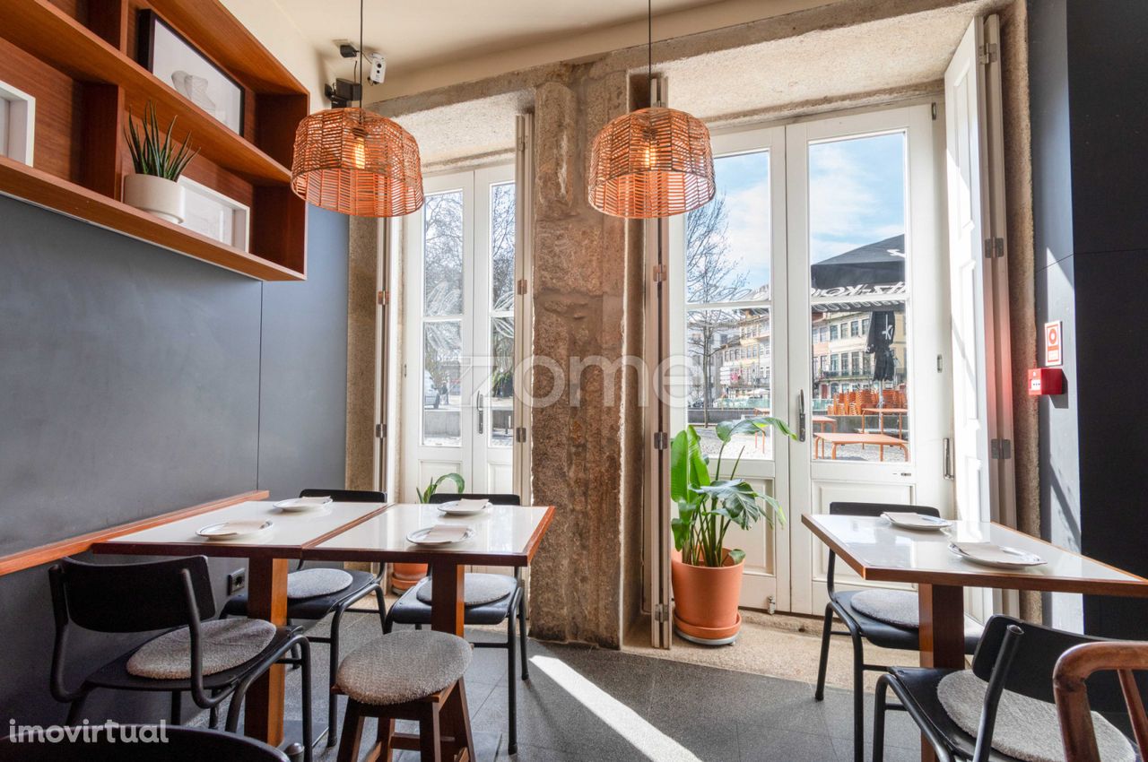 Trespasse de restaurante com esplanada na Cordoaria, Porto