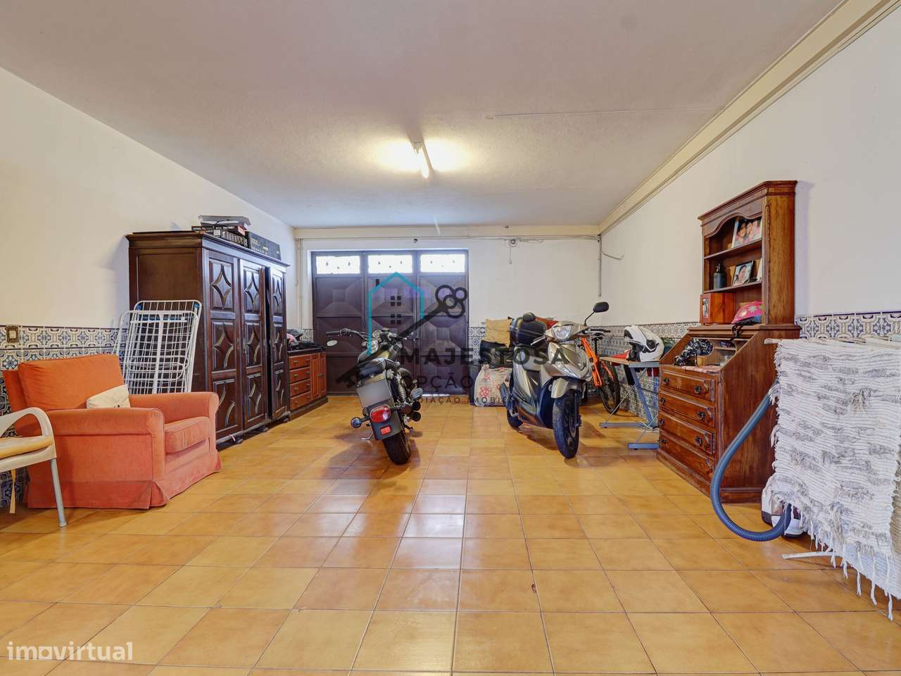 Moradia T5 com Piscina na Rua Padre Cruz, Maximinos-32