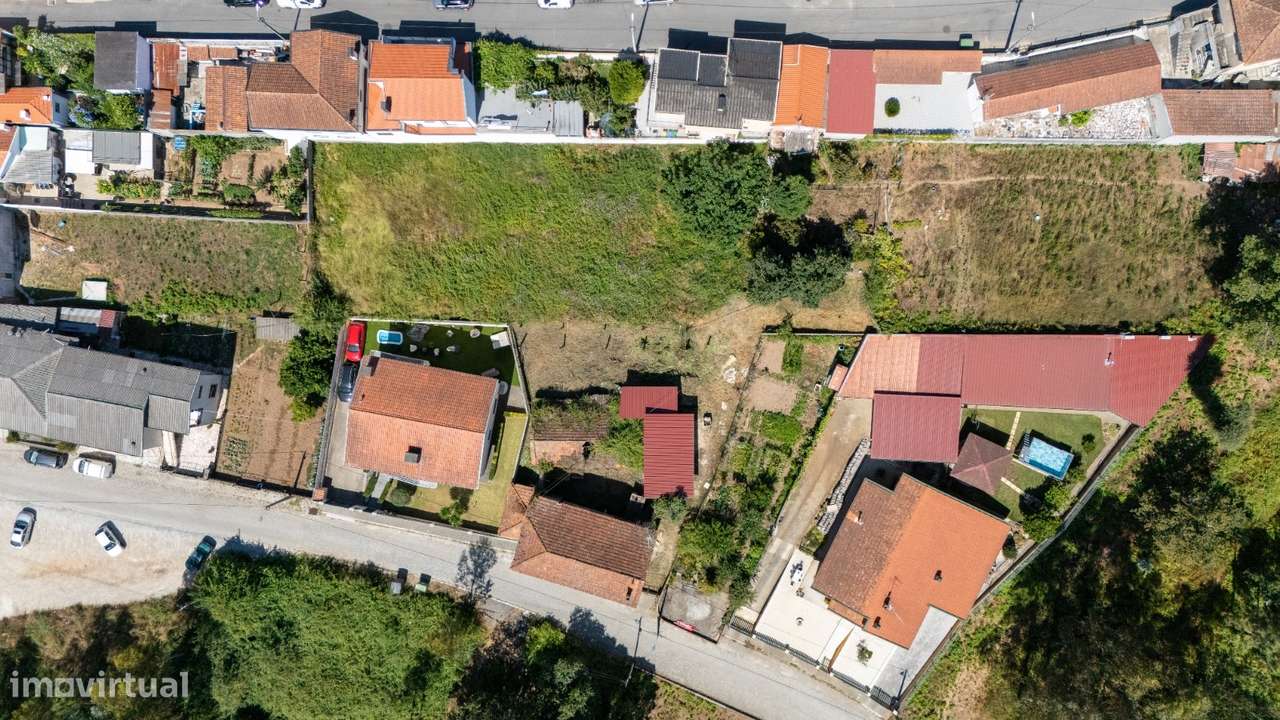 2 Moradias para restaurar, inseridas em um terreno de 2962m2, em Sandi-18