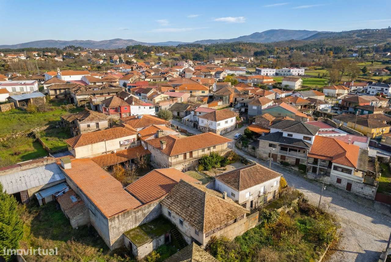 Moradia T5 em pedra em Vila Verde da Raia - Chaves-48