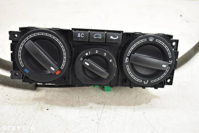 PANEL NAWIEWU KLIMATYZACJI VW T5 07R 7H0820045S - 2