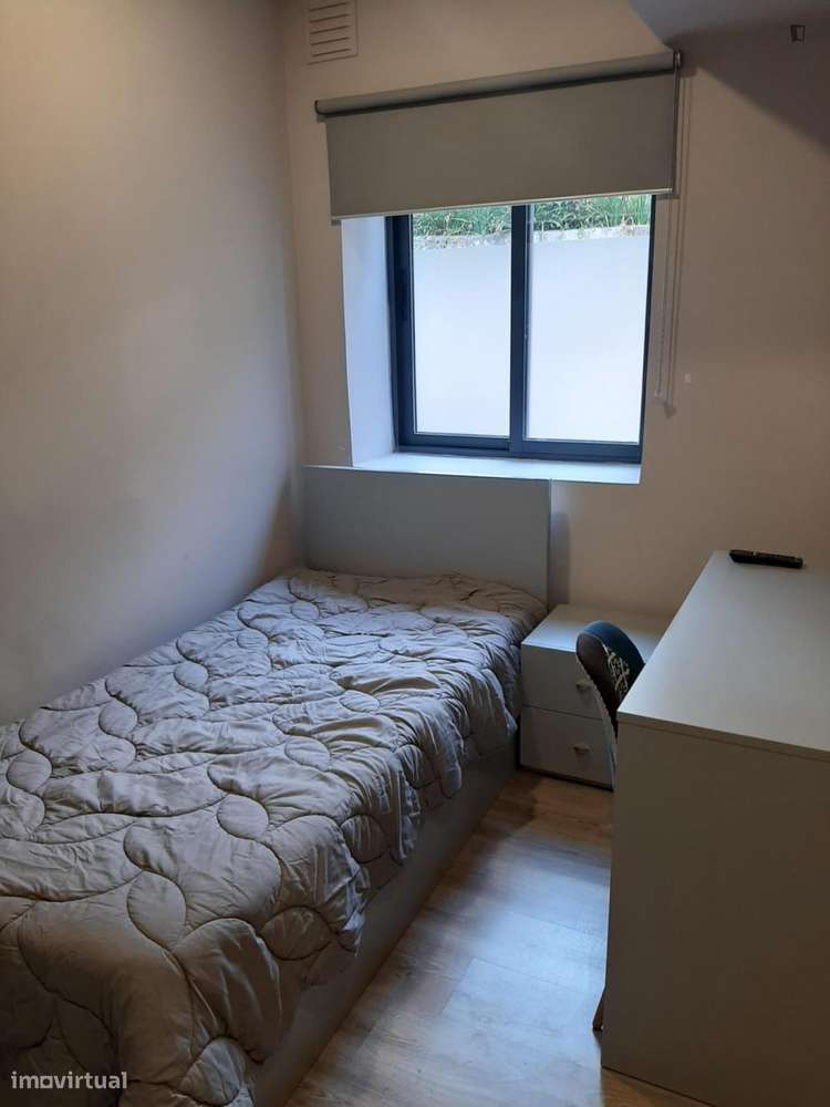 Quarto - localizado em Campanhã Porto - Grande imagem: 3/10