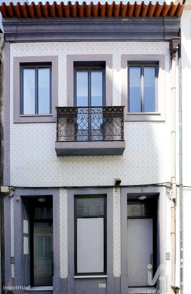 Casa de Cidade T5 em Glória E Vera Cruz de 218,00 m2 - Grande imagem: 1/30