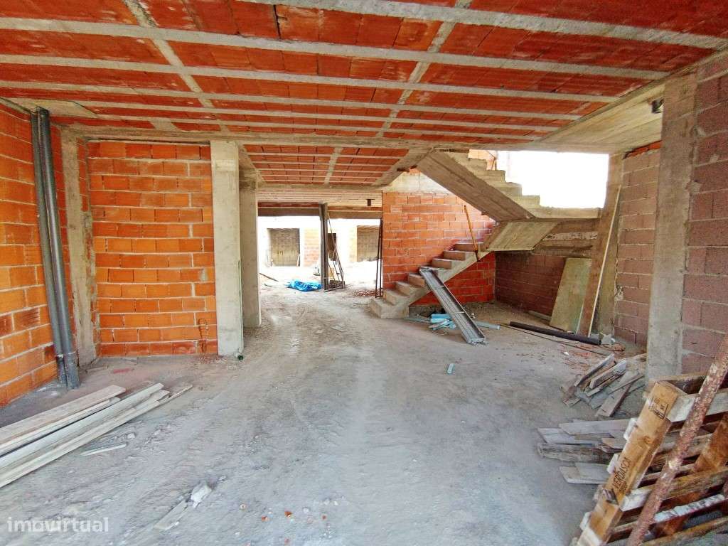 Moradia moderna, com 3 suítes, na Cidade da Maia - Grande imagem: 4/8