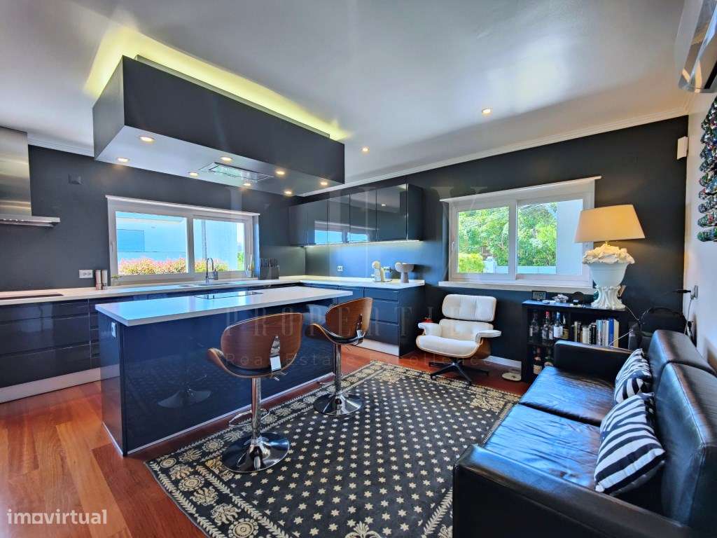 MORADIA DE LUXO NO CENTRO DO ESTORIL-16