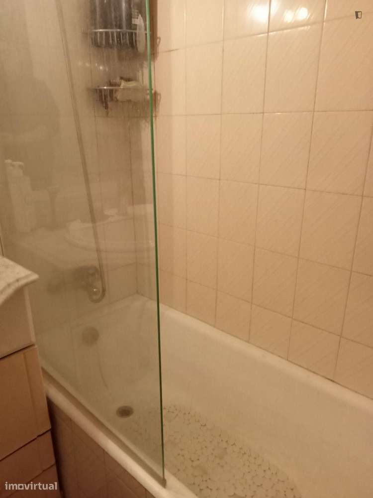 Quarto - localizado em Vila nova de gaia - Grande imagem: 5/9