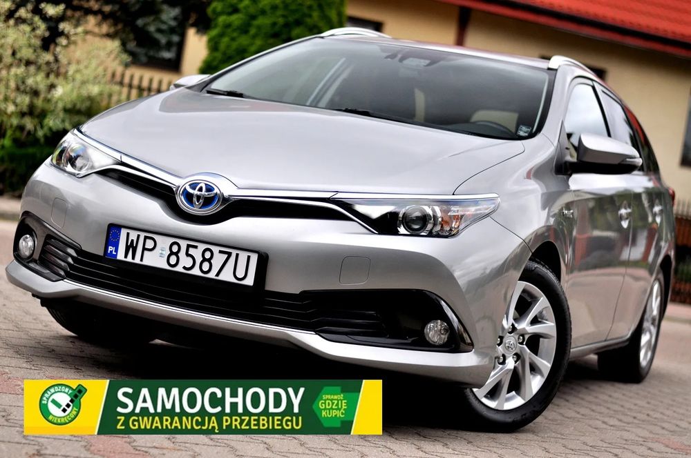 Toyota Auris II (2012-) 1.8 HSD Luna 2015
