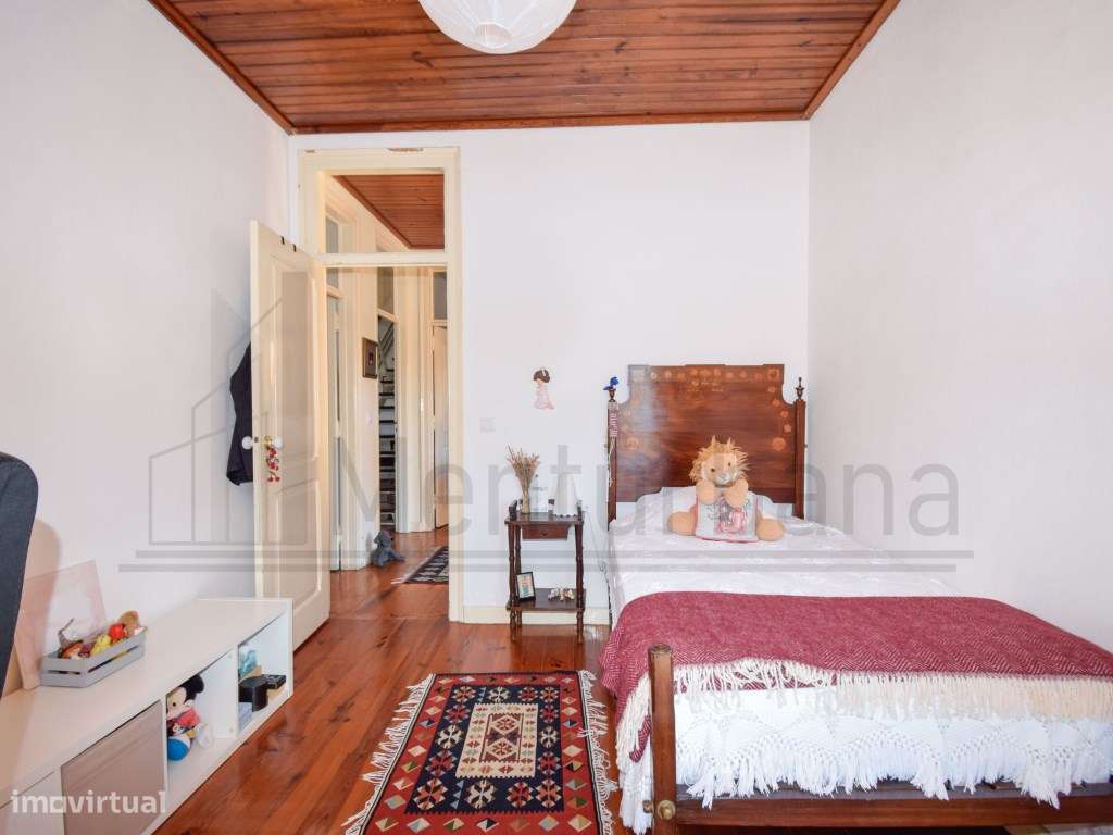 MORADIA INDEPENDENTE NO ESTORIL COM VISTA MAR-14