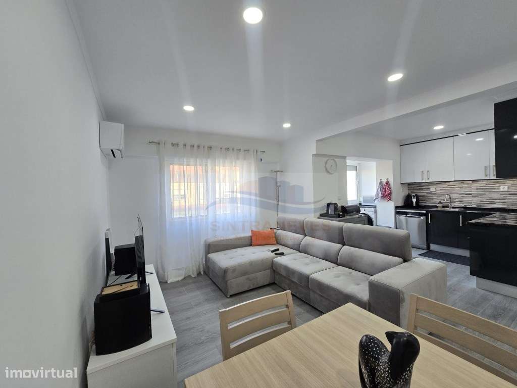 Fantástico e único T2 totalmente remodelado com 2 grandes varandas ... - Grande imagem: 4/31