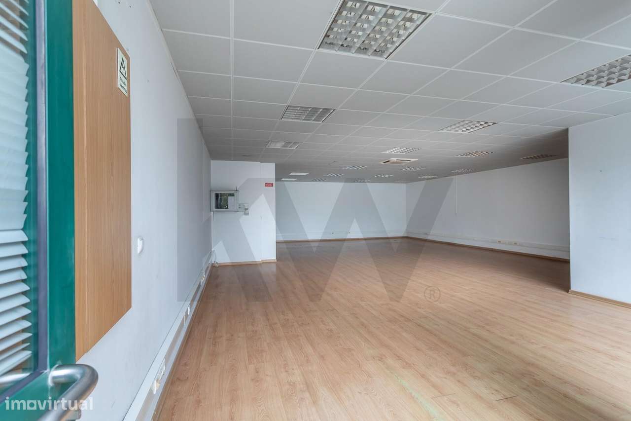 Loja/Escritório com 75m2 para Arrendar - Quinta de São Gonçalo, Carcav - Grande imagem: 5/18