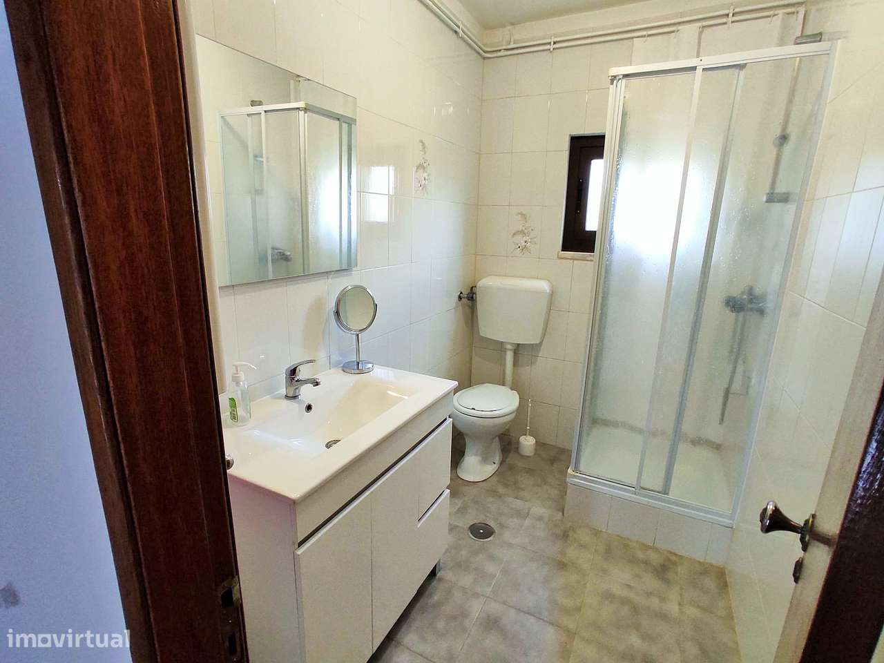 Moradia T3 isolada com jardim, terraço e garagem-11