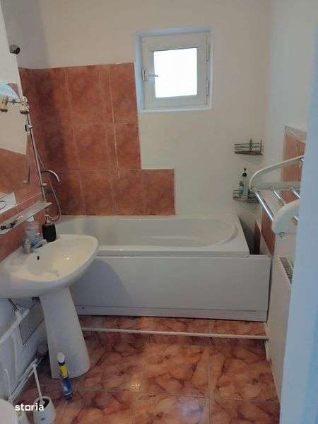 Inchiriez apartament 4 camere  central et 8 galati mazepa 1. - Imagine principală: 4/8