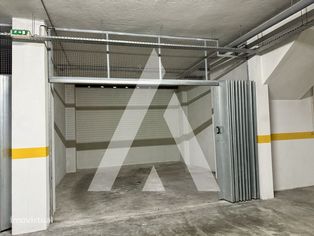Garagem ampla à venda - Guimarães - Grande imagem: 5/19