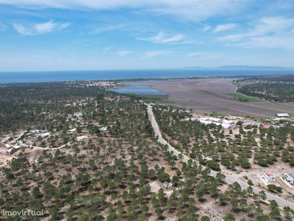 Terreno para Construção de Moradia V4+1 no La Reserve, Ca...