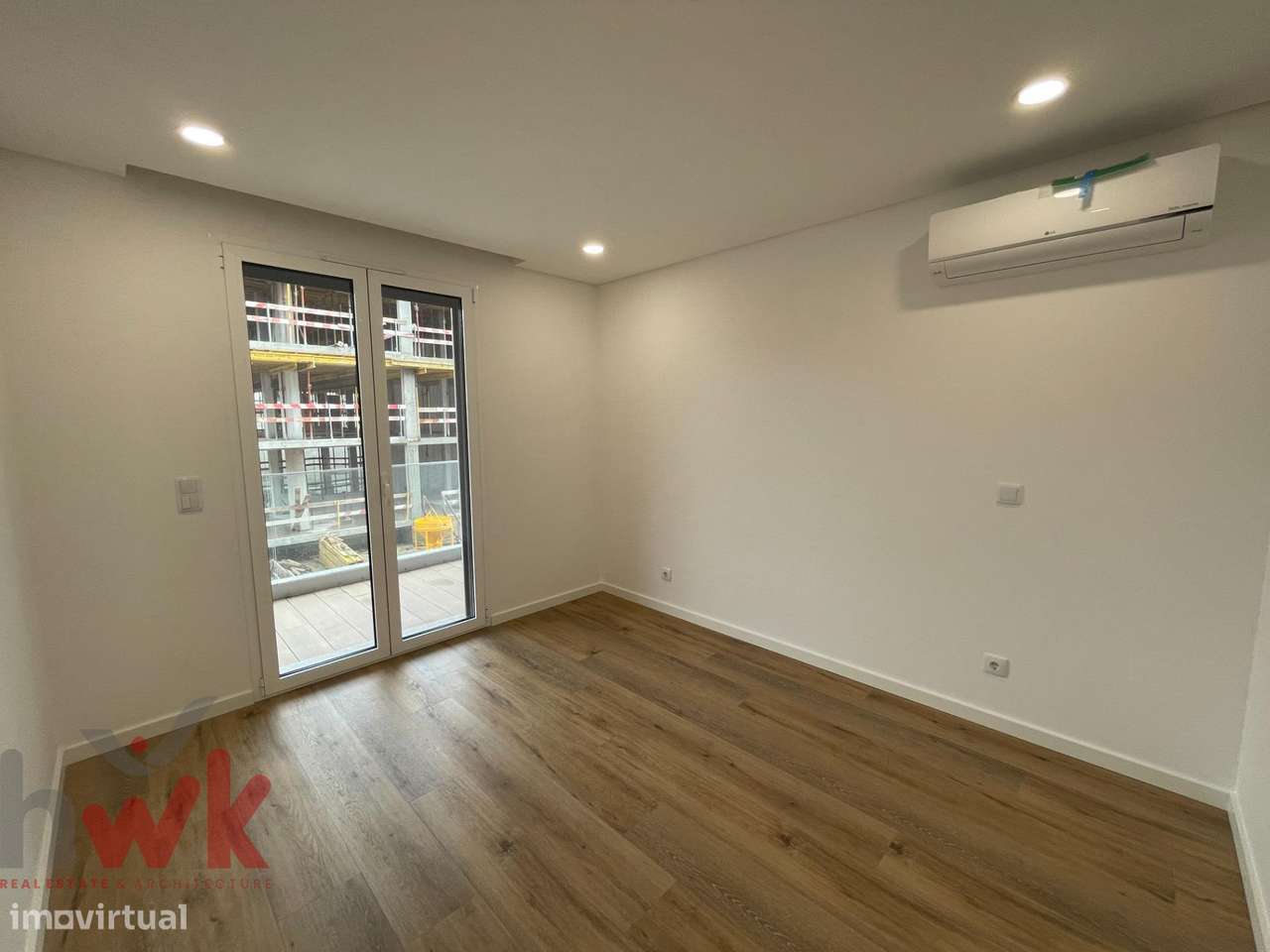 T2 Novo (2025) com 2 Suítes, Terraço e Garagem Box-28