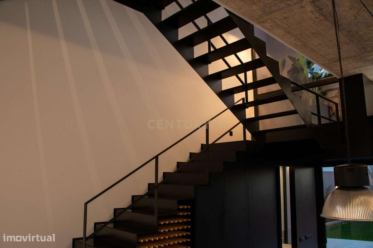 MORADIA T3 NO CORAÇÃO DE MAFRA – ESPAÇO, LUZ E SOFISTICAÇÃO-28