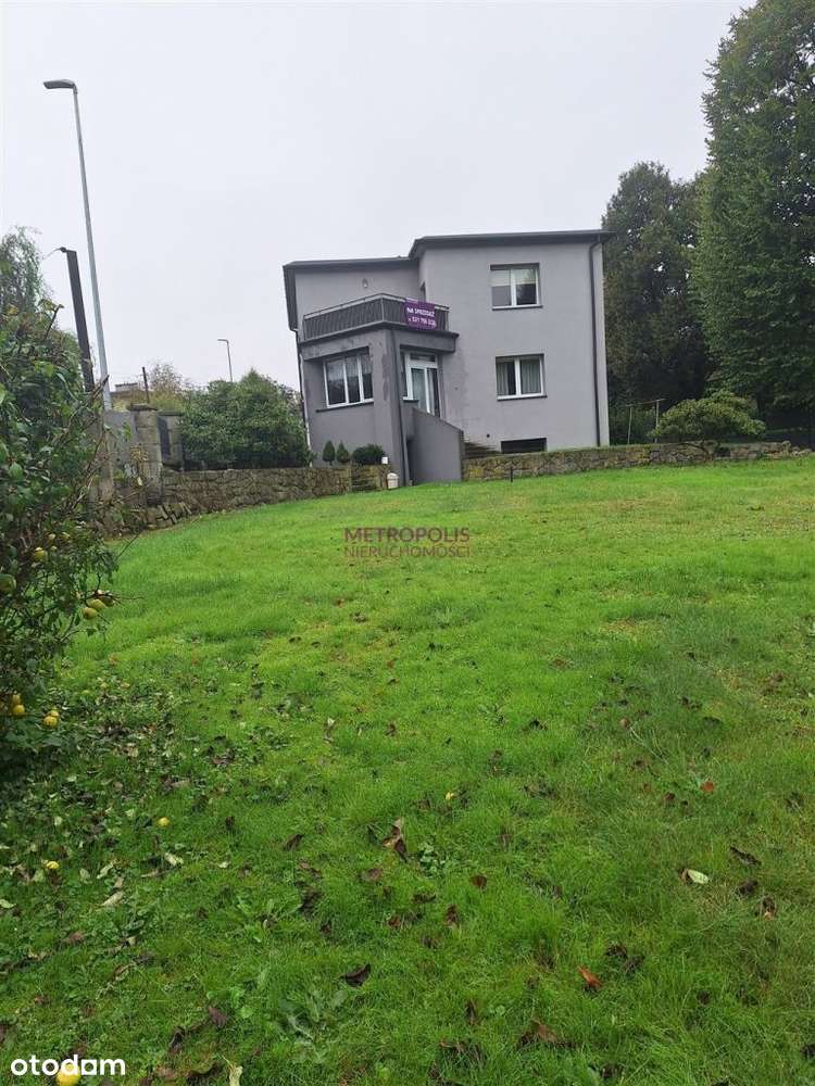 Dom w samym centrum miasta z wyposażeniem-17