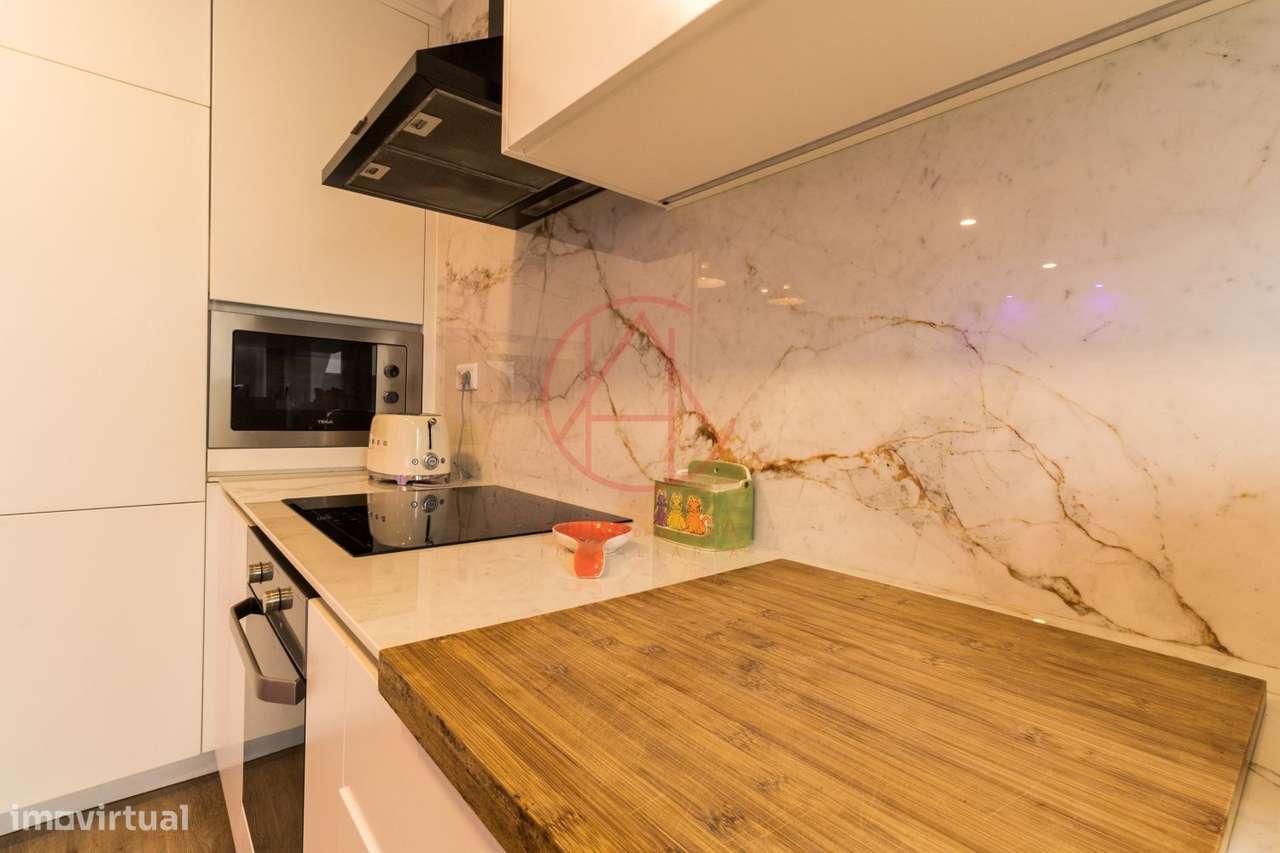 R/C de Moradia bi-familiar com quintal e garagem individual-11