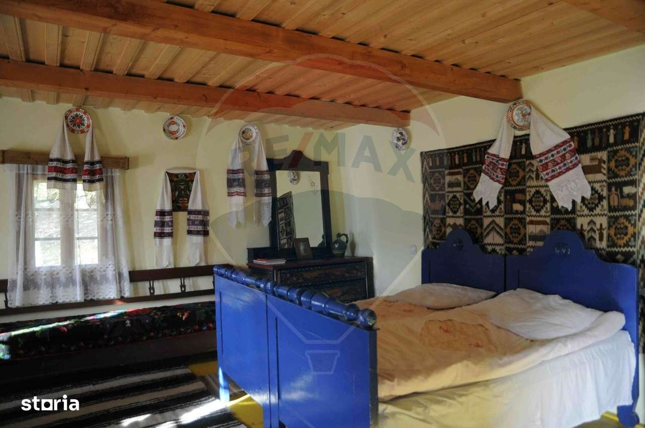 Vânzare ansamblu de 5 căsuțe tradiționale Maramureș/ Botiza - Imagine principală: 5/12