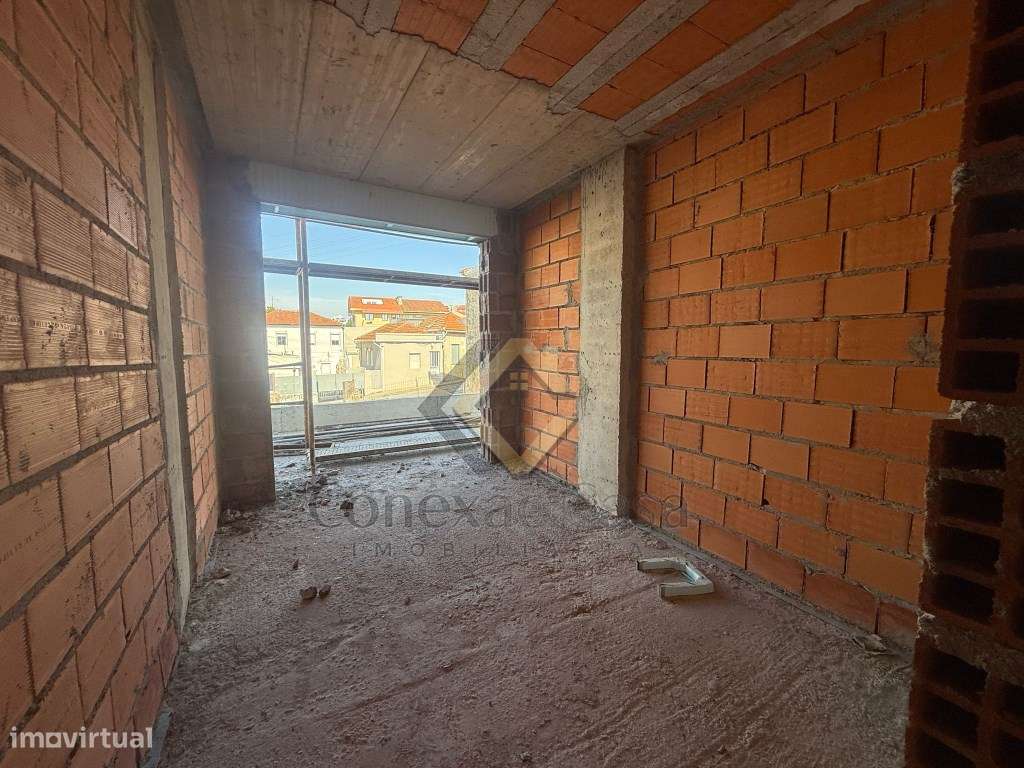 Apartamento T2 próximo à Rotunda Santo Ovídeo Vila Nova de Gaia-4