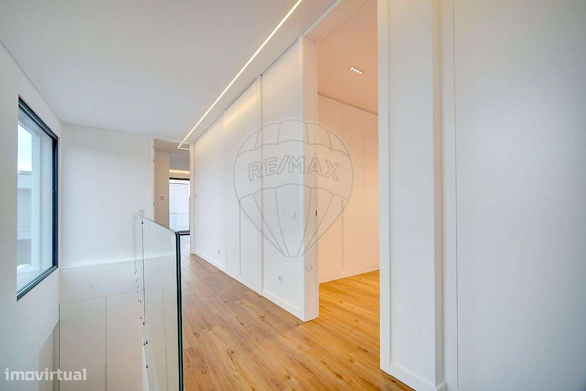 Moradia T4 para venda-24