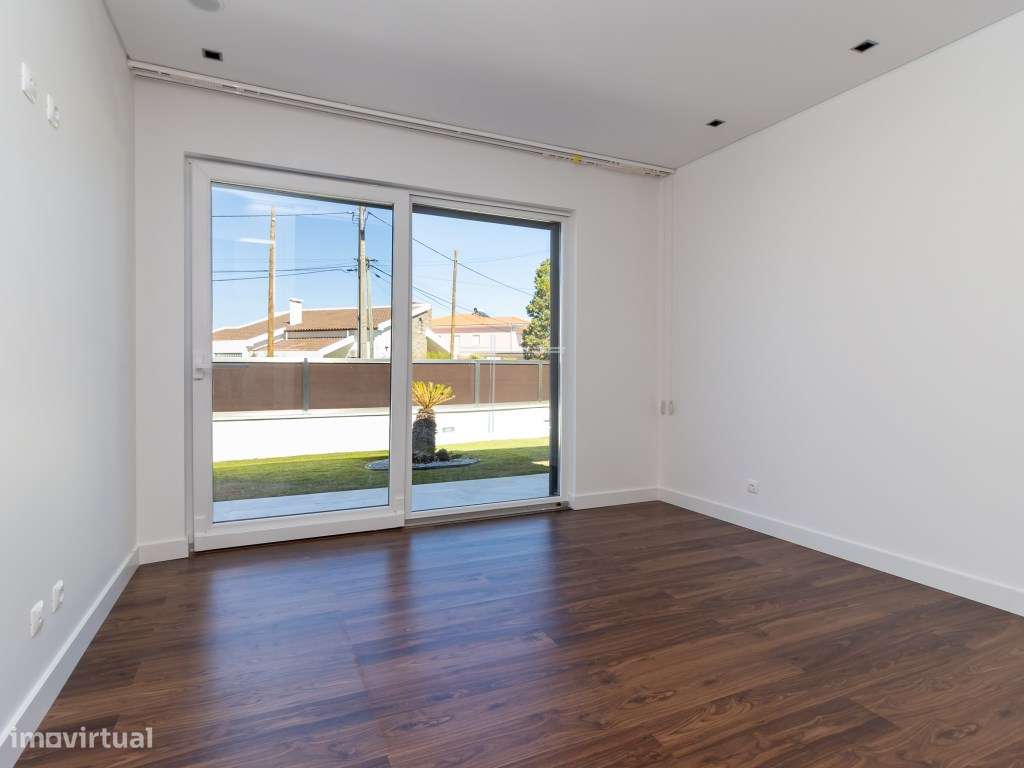 Moradia térrea com piscina salgada aquecida - Marisol-44