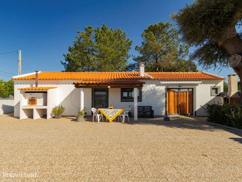 Moradia térrea com logradouro, piscina e estacionamento em Grândola - Grande imagem: 4/32