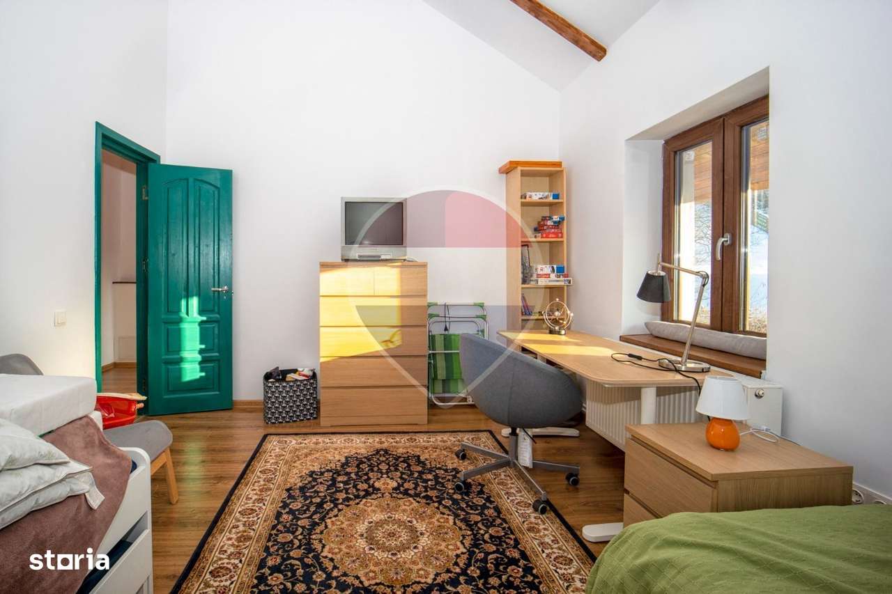 Casă cu două corpuri, teren 835 mp, str. I.L. Caragiale, Râșnov-11