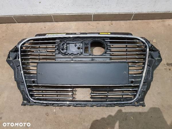 Audi A3 E-Tron 12- grill atrapa 8V Etron - 1