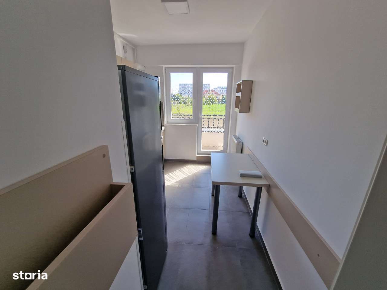 Garsonieră spatioasă   Tractorul bloc nou - Imagine principală: 4/10