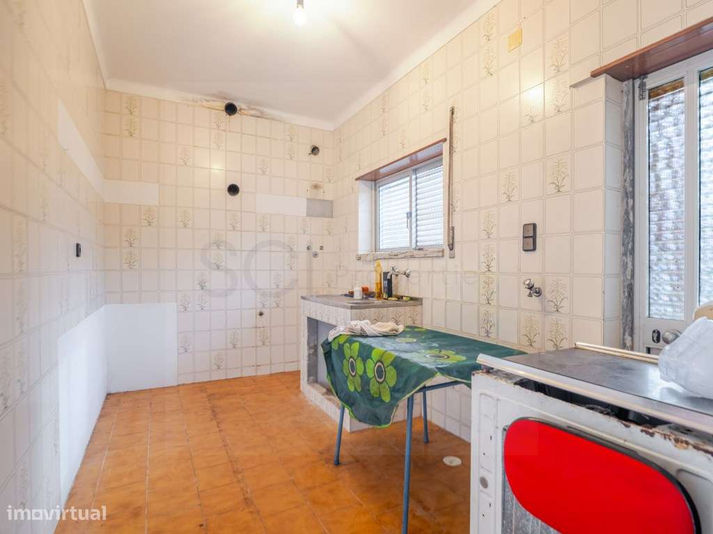 Moradia Térrea Isolada para Remodelar - Foros de Amora-16