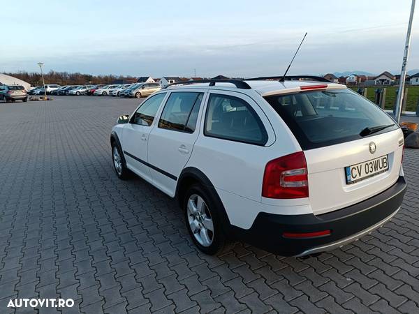 Skoda Octavia Combi 2.0 TDI DPF Ambient 4x4 - 3