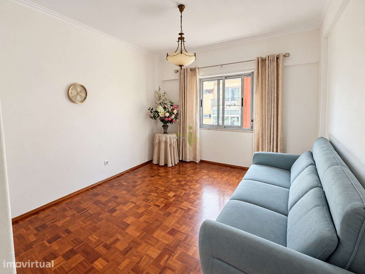 Apartamento T2 com Varanda, Elevador  | Junto a Comércio, Escolas e Tr-1