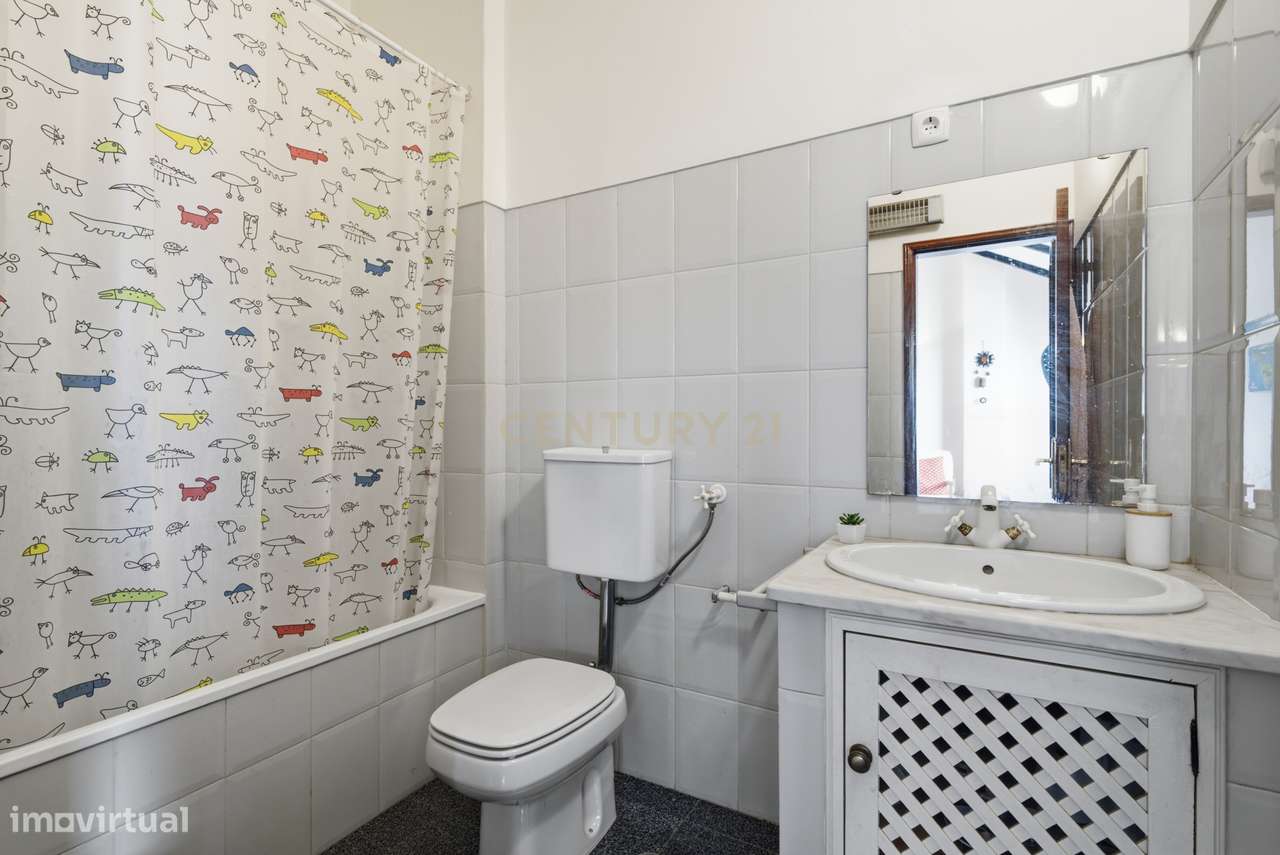 Duplex T2+2 em Lourinhã com Terraço e Proximidade à Praia-28