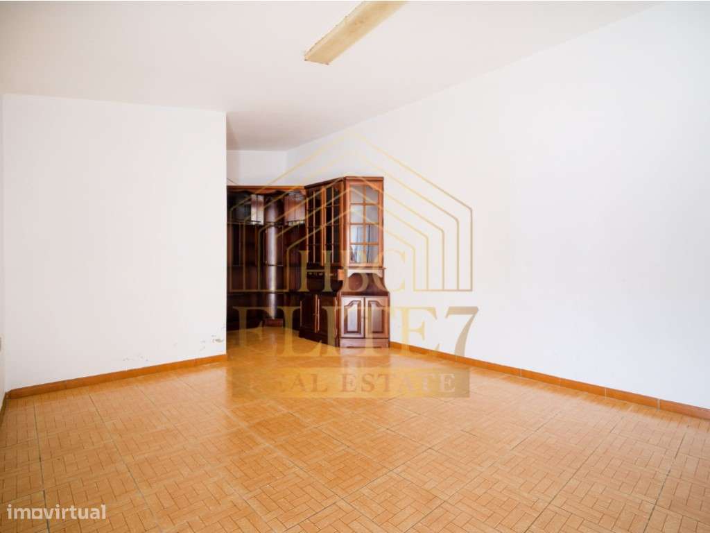 Moradia T3 para Renovar | Vau, Óbidos-33