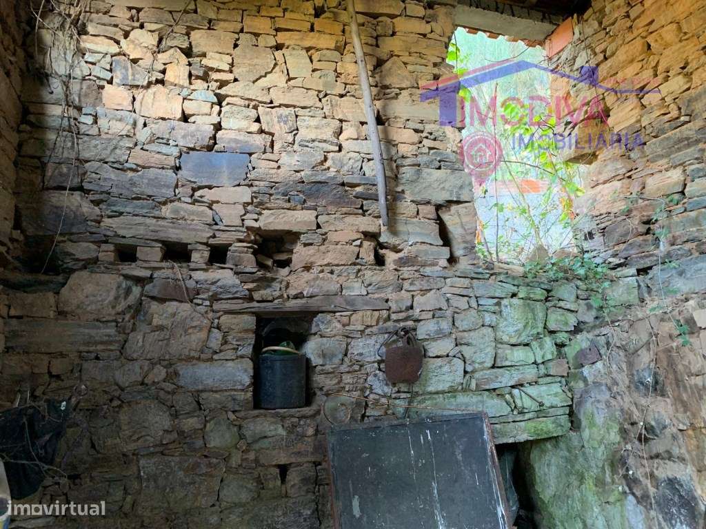 Casa de pedra com terreno de 5000m2 - Grande imagem: 4/16