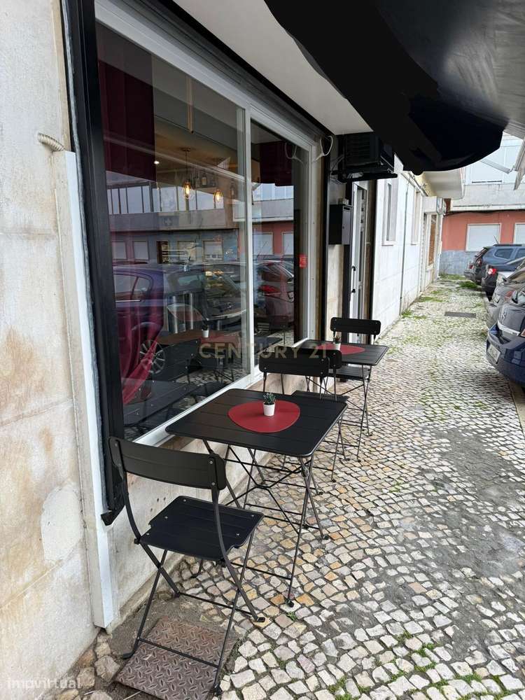 Cafe Renovado na Damaia-9