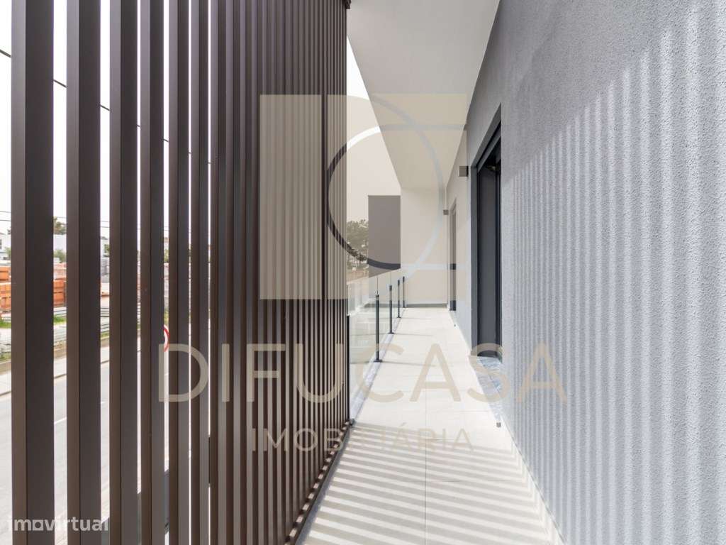 R268 Moradia Duplex - Localizada no centro de Fernão Ferro-28