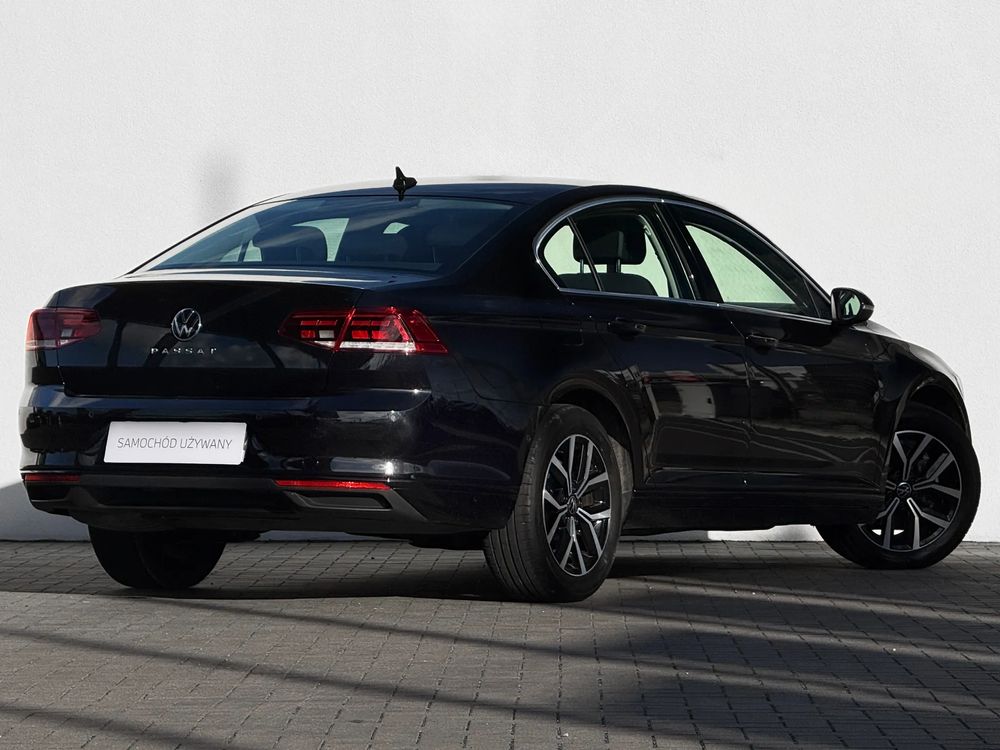 Volkswagen Passat 1.5 TSI Evo Business DSG 150 KM — zdjęcie 2