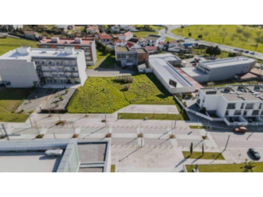 Lote para Prédio em Freamunde-3