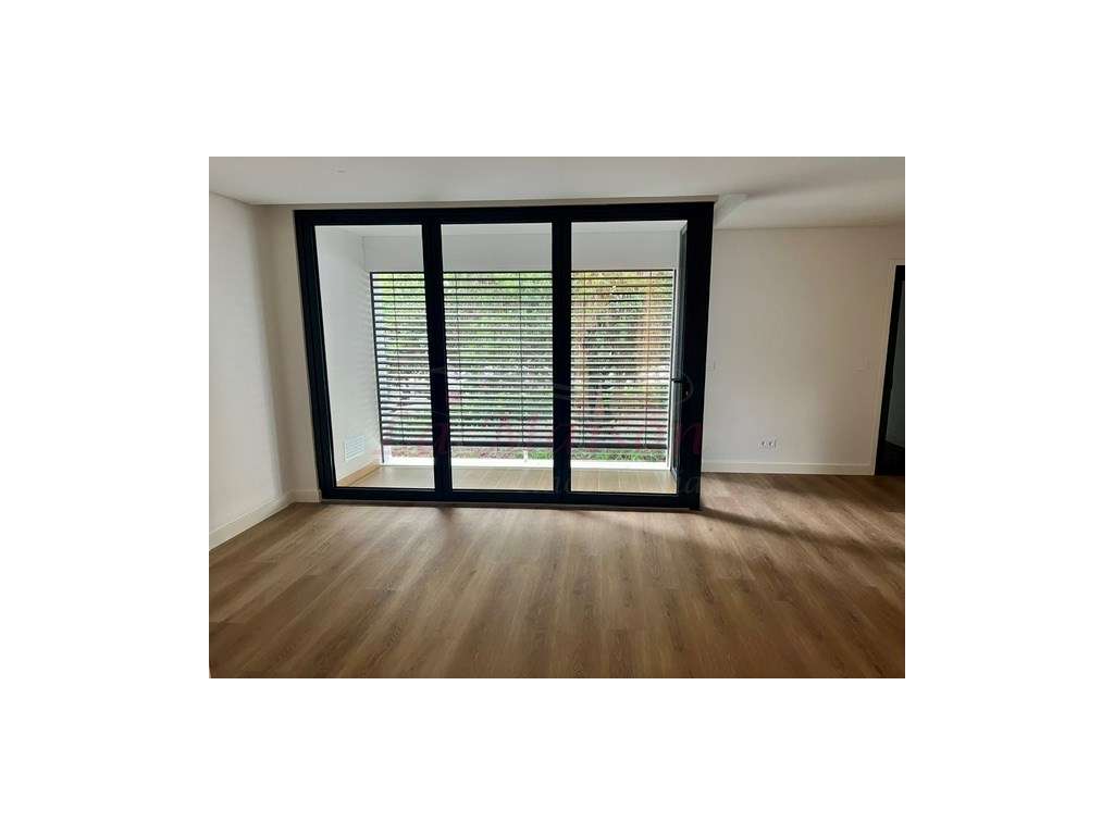 3 Apartamentos T2+1-0